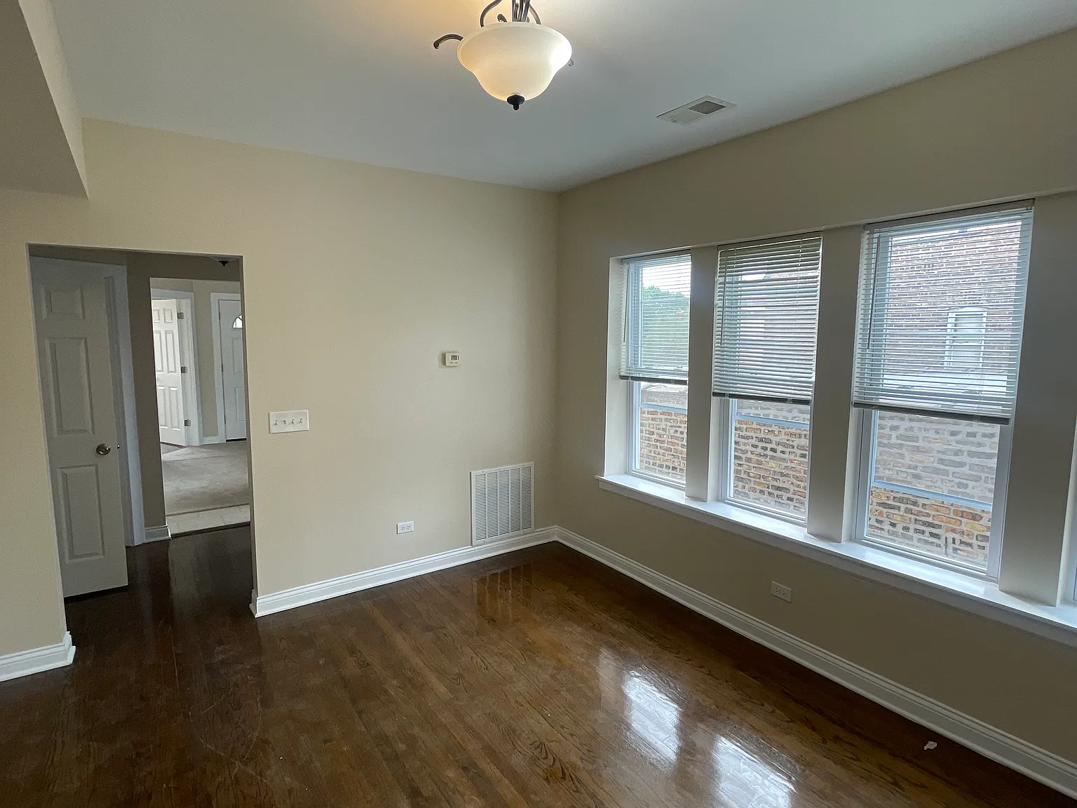 3 bed, 1400 sqft, $1,950 — Photo 4