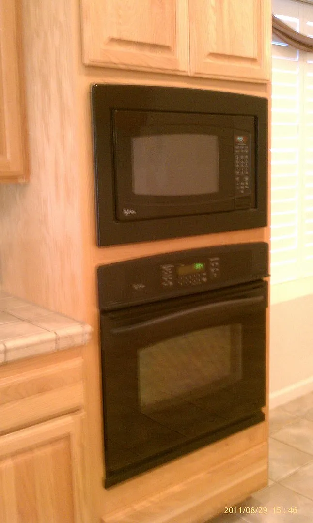 Single Story 1700sqft Rocklin Single Story, 3 bedroom, 2 baths-Gardner, Walking distance shopping — Photo 3