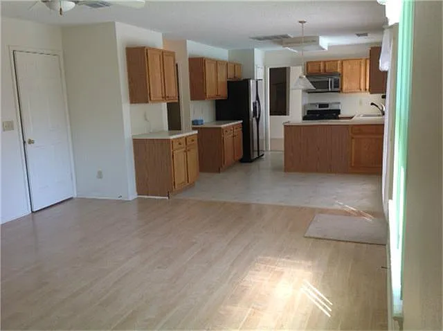 3901 Spring Garden Dr — Photo 6