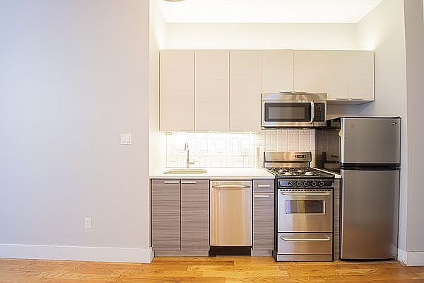 1st image of 332 Chauncey St #3B