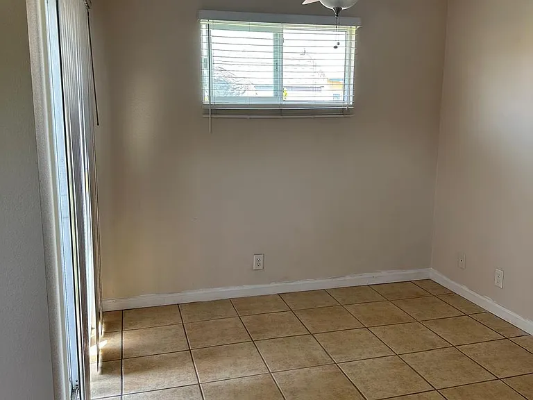 10640 Gridley Rd — Photo 5