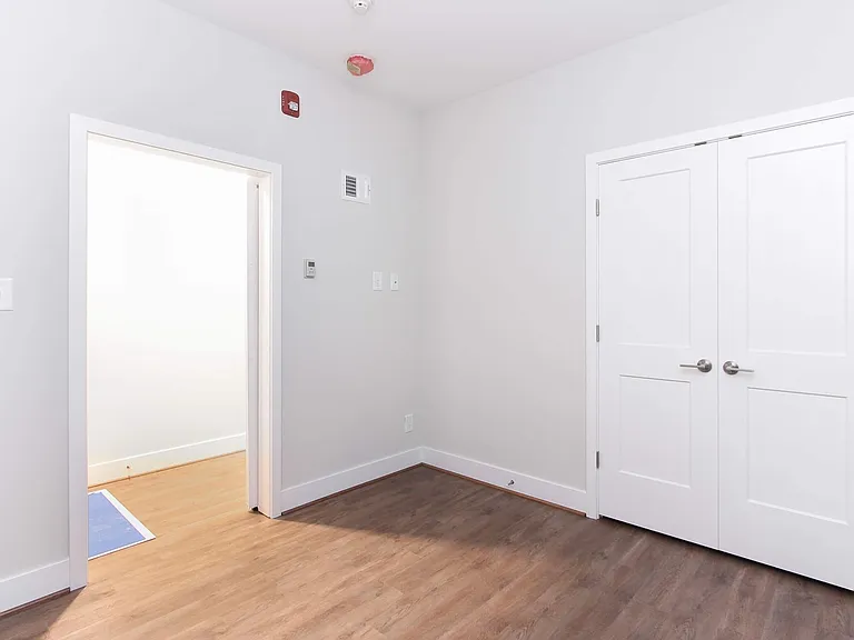1238 Light St — Photo 10