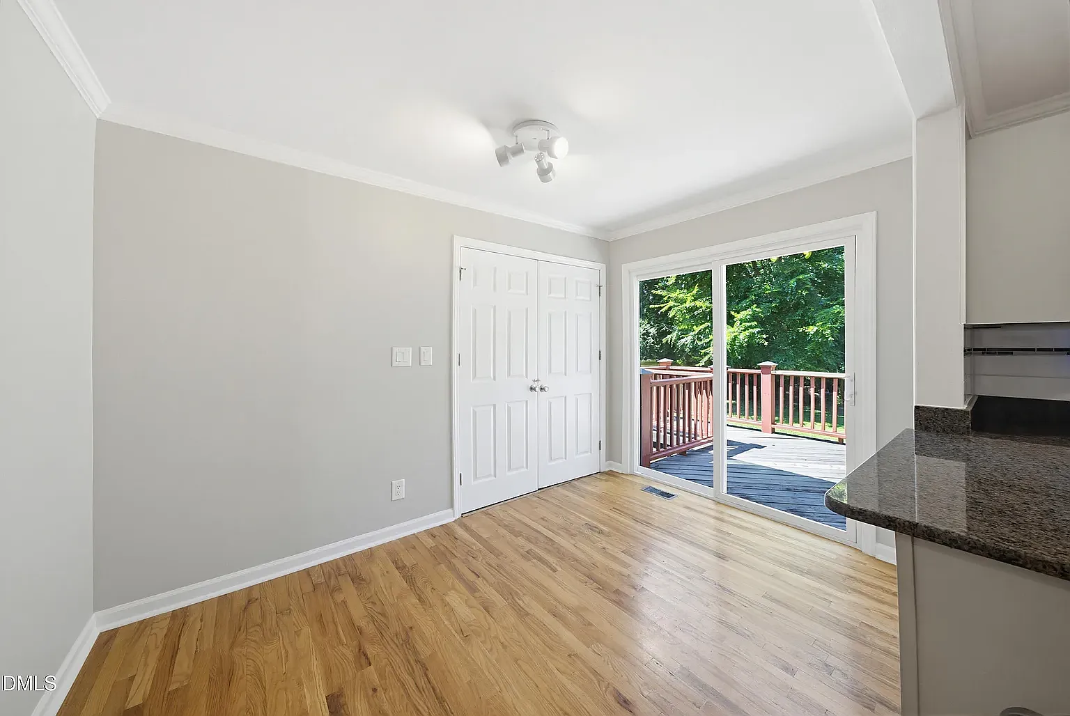 3 bed, 1260 sqft, $2,300 — Photo 3