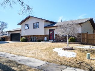 3606 Overlook Dr, Bismarck, ND 58503