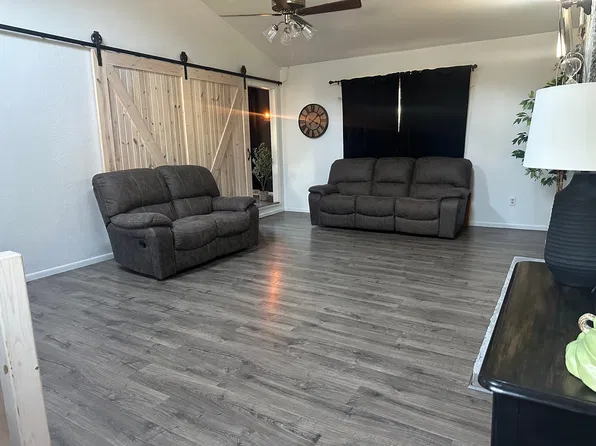 145 W Walnut St, Mt Zion, IL 62549