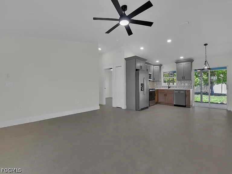 2509 Academy Blvd — Photo 9