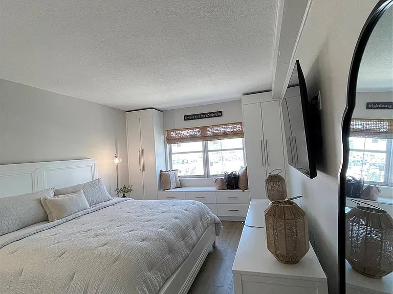 400 Kings Point Dr #1027 — Photo 29