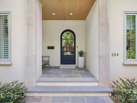 3rd image of 254 Huntley Pl