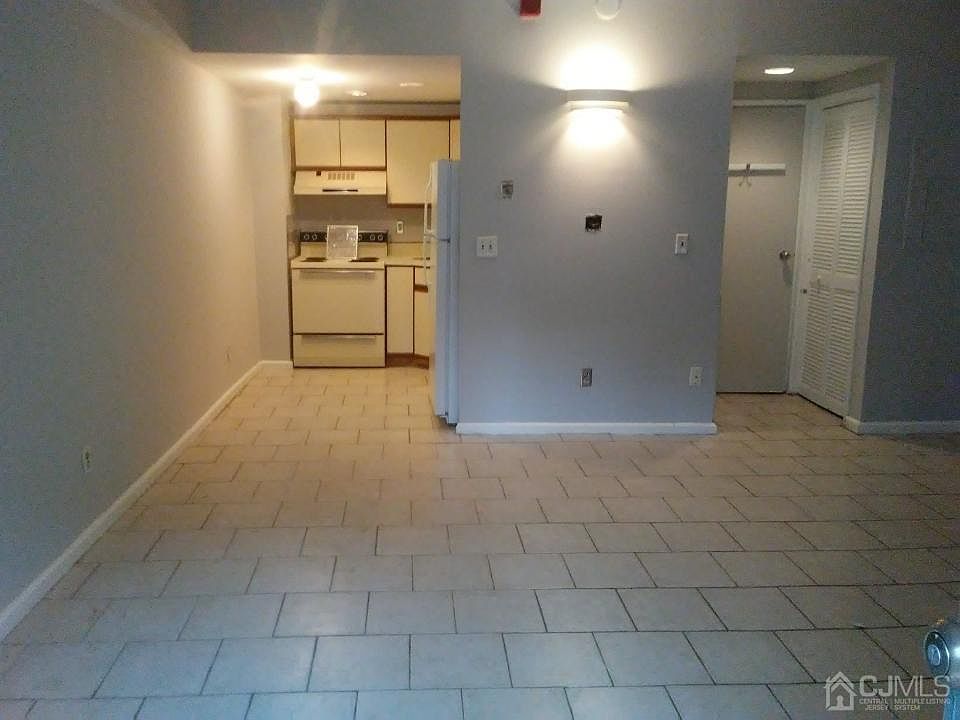 2nd image of 40 Fayette St APT 12