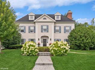 460 Holland Ct, Lake Forest, IL