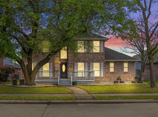 8305 Lake Bend Dr, Rowlett, TX 75088