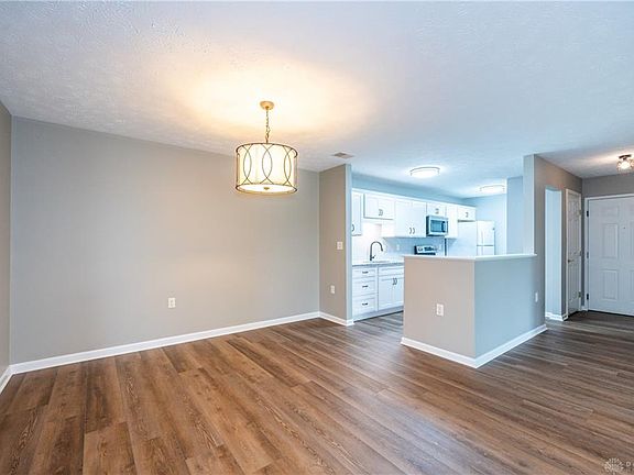 Updated bright spacious open concept condo.