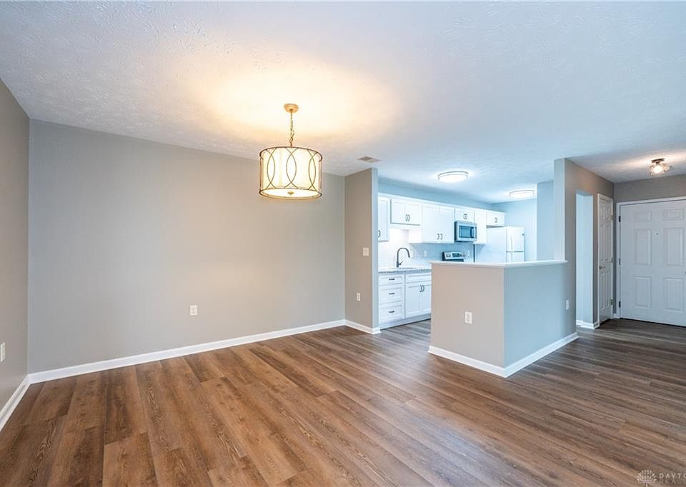 Updated bright spacious open concept condo.