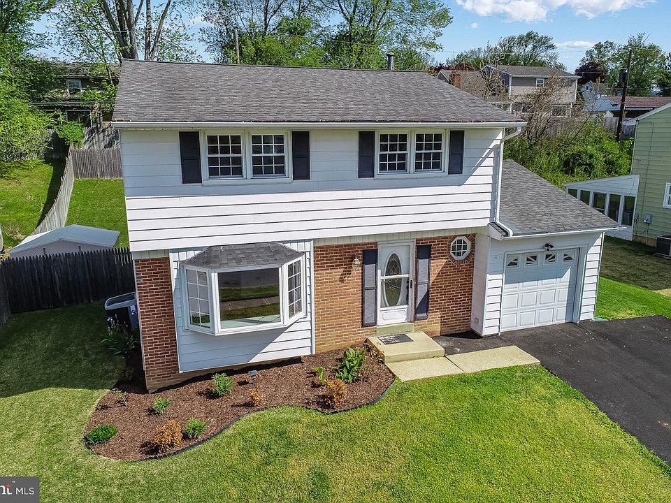 1st image of 304 Darwin Dr