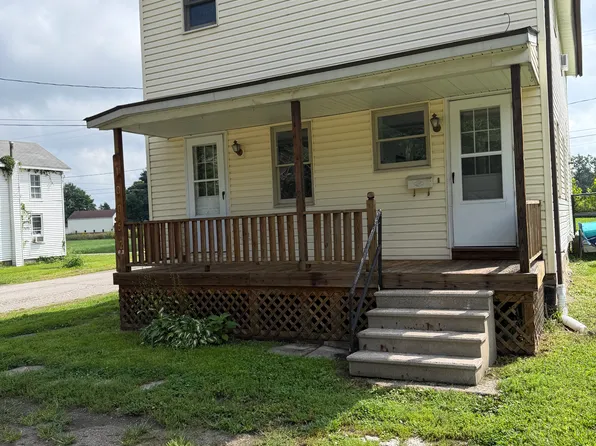 10052 Railroad St APT 2, Lake City, PA 16423