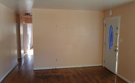 3rd image of 208 Cheryl Cir