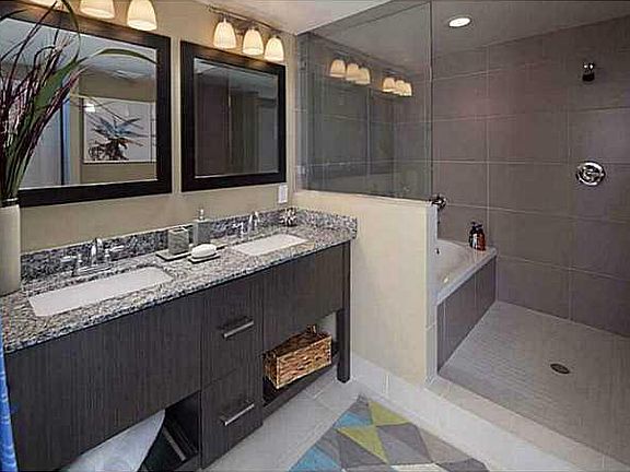 3rd image of 8001 West Dr #708