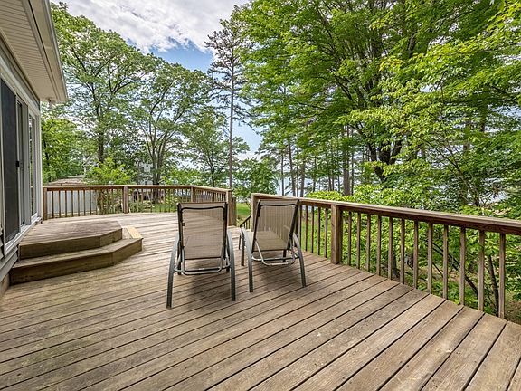 3rd image of 42 Island Creek Ln