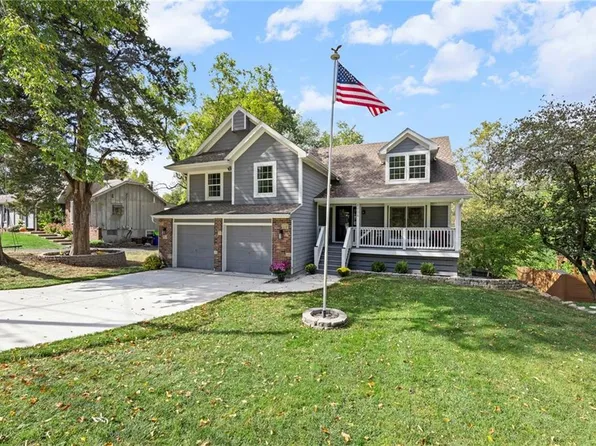 8906 Millstone Dr, Lenexa, KS 66220