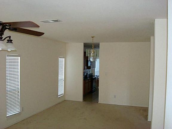 3rd image of 816 Sabona Dr