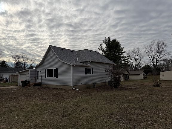 2nd image of 404 N State St