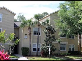 404 Summit Ridge Pl