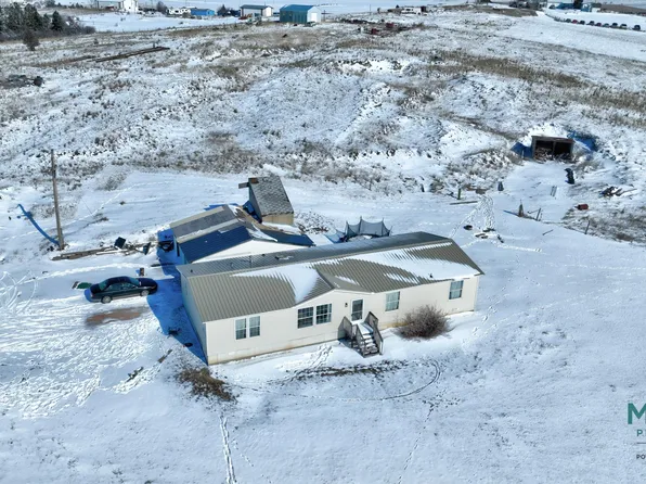 40 Robinson Rd, Moorcroft, WY 82721