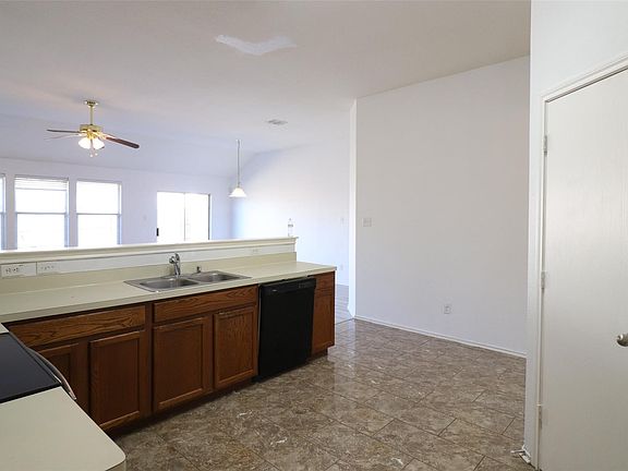 3rd image of 930 W Silver Sage Dr
