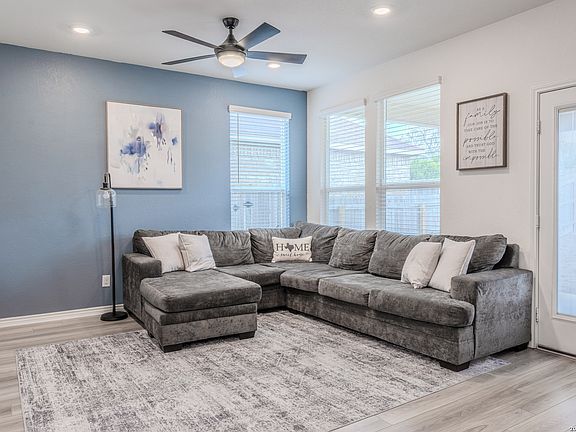 4th image of 408 SAMBAR BAY DR