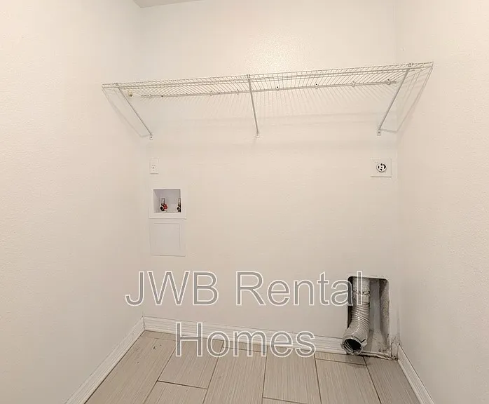 5430 Shady Pine St S — Photo 16