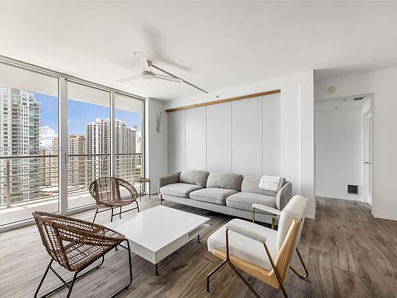 5th image of 335 S Biscayne Blvd APT 2805