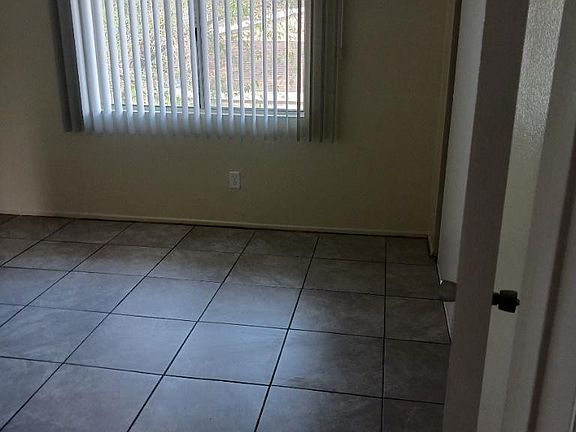 4th image of 1031 W Latham Ave APT H