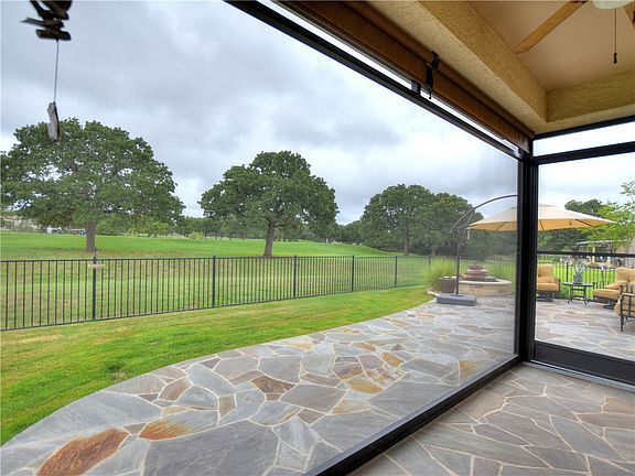 3rd image of 528 Dove Hollow Trl