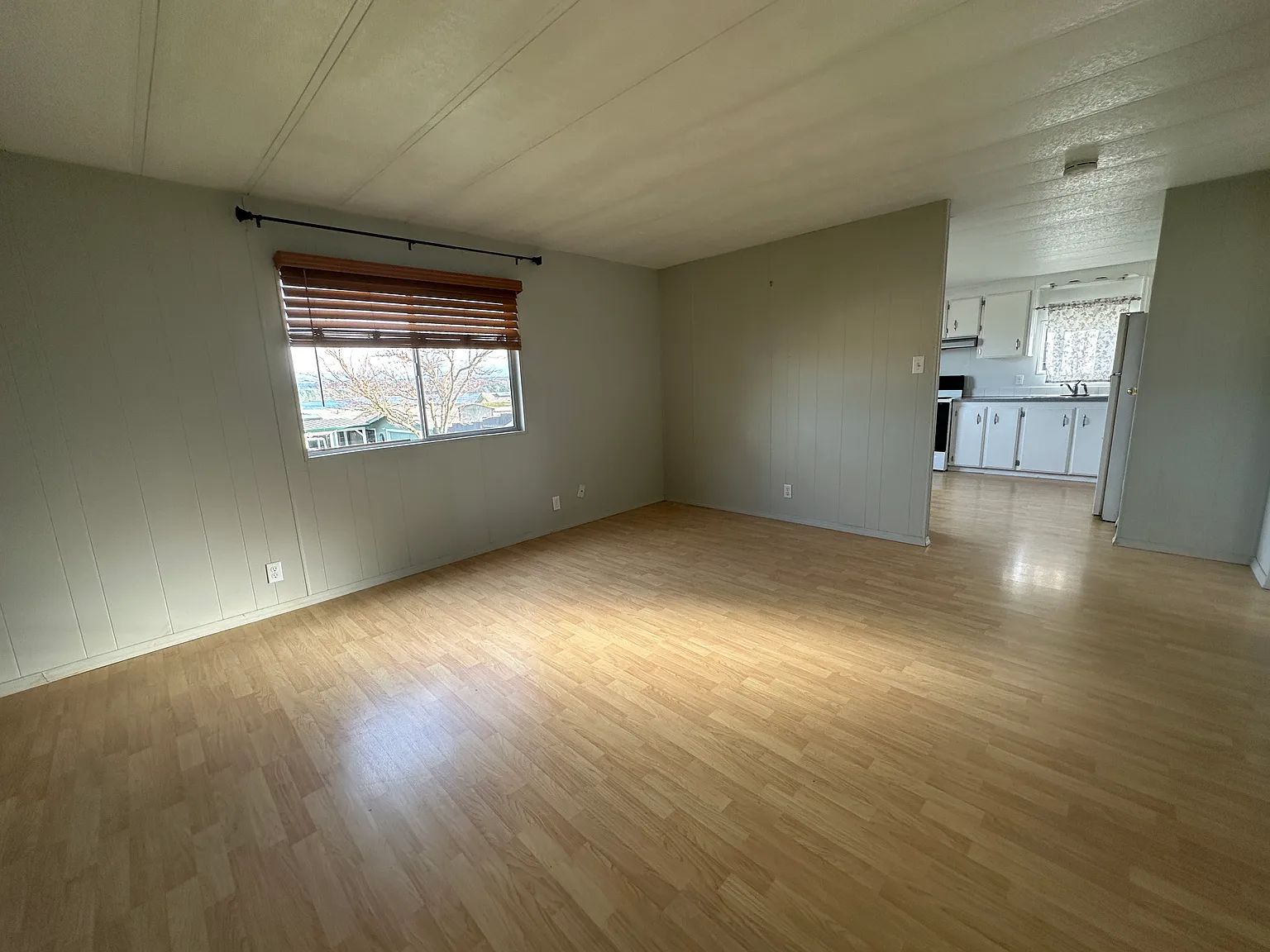 2 bed, 784 sqft, $1,865 — Photo 2