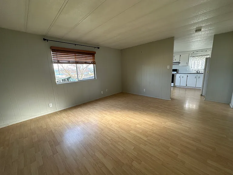 10012 Overlook Dr NW — Photo 2