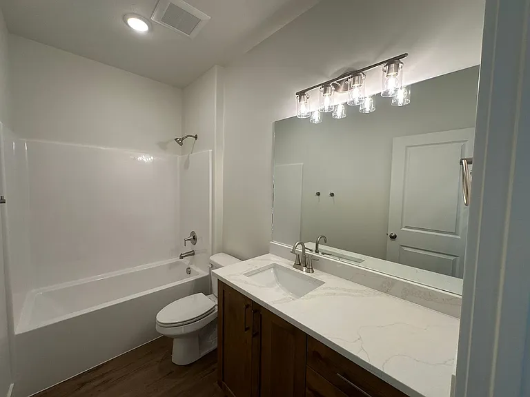 604 S 2355 W — Photo 8