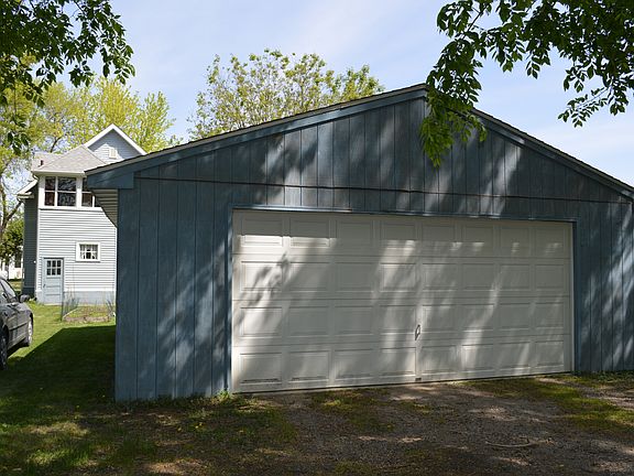 2nd image of 206 6th Ave S