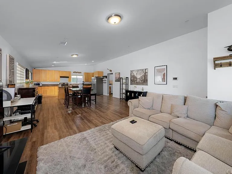 2624 E 3rd St — Photo 14