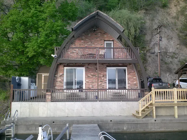 1081 Honoco Rd, Aurora, NY 13026