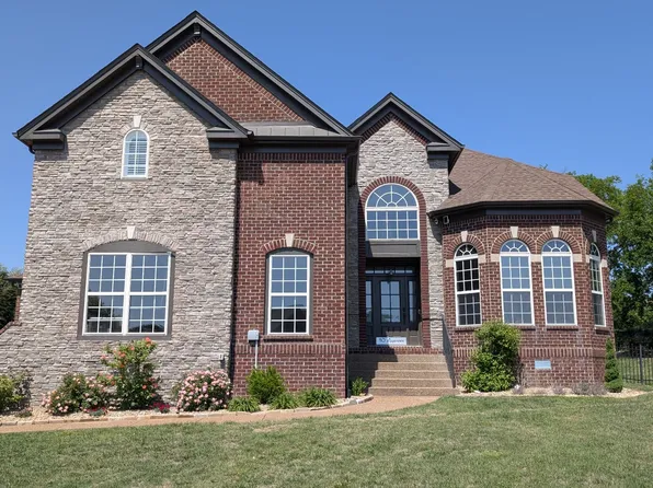 110 Tipperton Ct, Gallatin, TN 37066