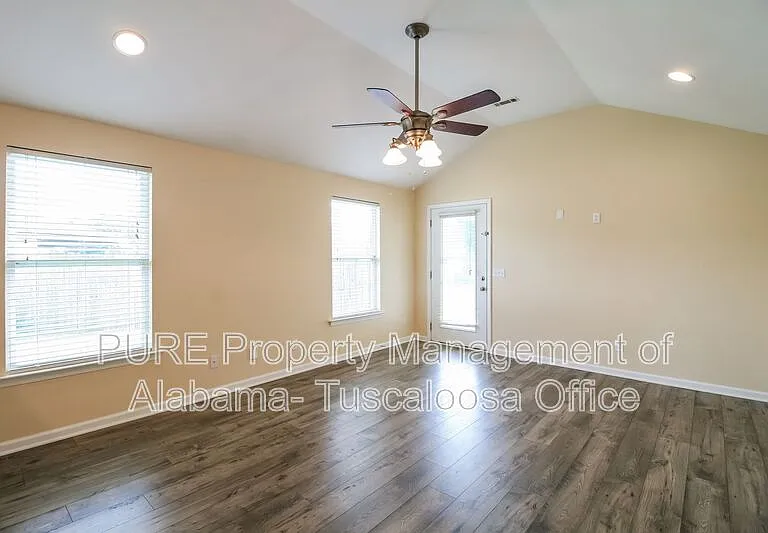 201 Wexford Way — Photo 4