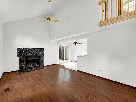2nd image of 1040 N Knollwood Dr