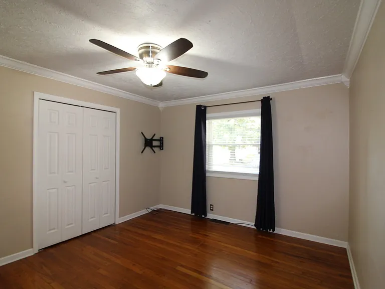 101 E Magnolia Ln — Photo 17