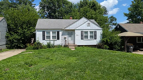 3213 S Ash Ave Photo 1