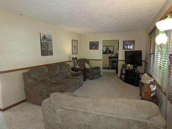4th image of 57995 River Lake Ct