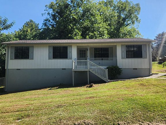 2nd image of 7833 Lake Ave