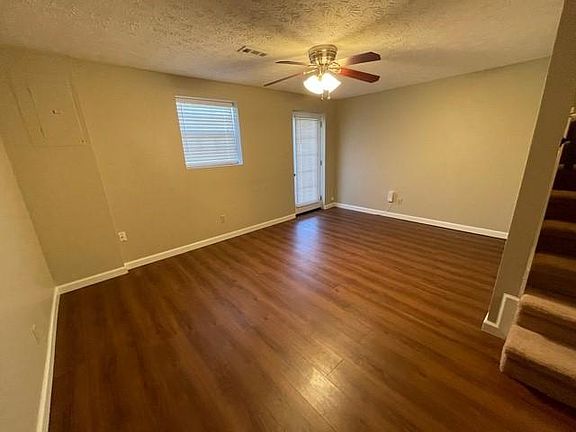 4th image of 104 Lansdowne Dr #104