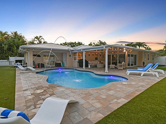 5th image of 304 Claremont Lane