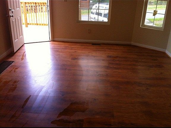 4th image of 147 Holland Ave