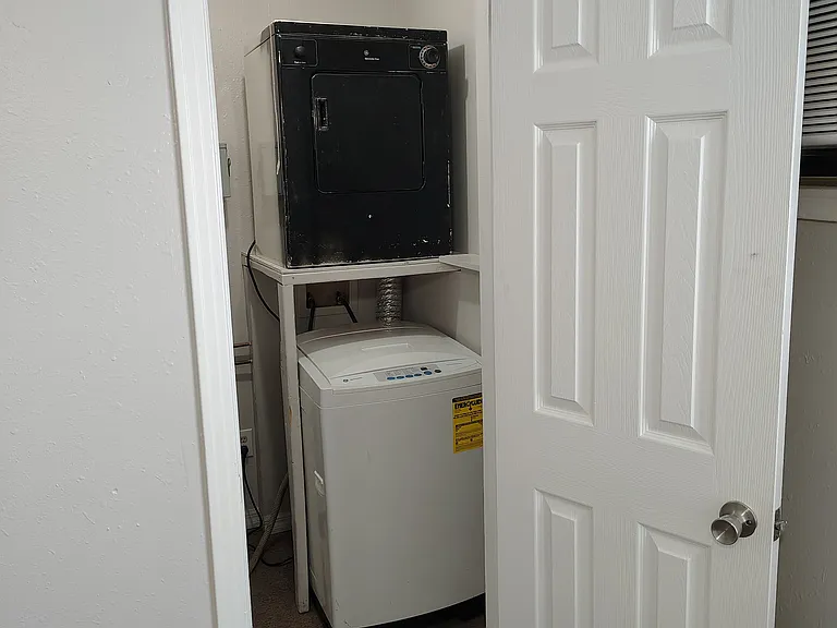 1002 W Hughes St #7 — Photo 9